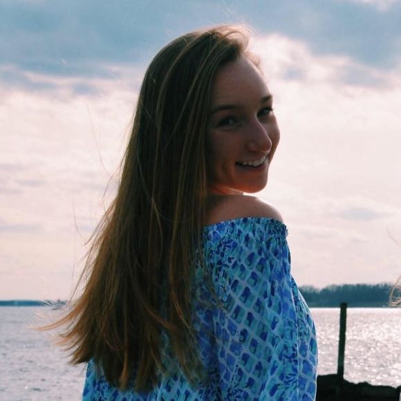 Meet your Posher, Lara - Picture 1 of 1